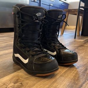 Vans snowboard boots